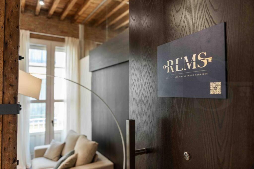 Eclectic & Elegant Apartment By Rems 马拉加 外观 照片